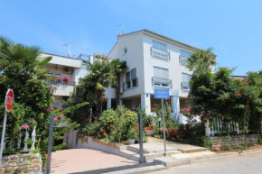 Отель Rooms and Apartments Sally  Ровинь